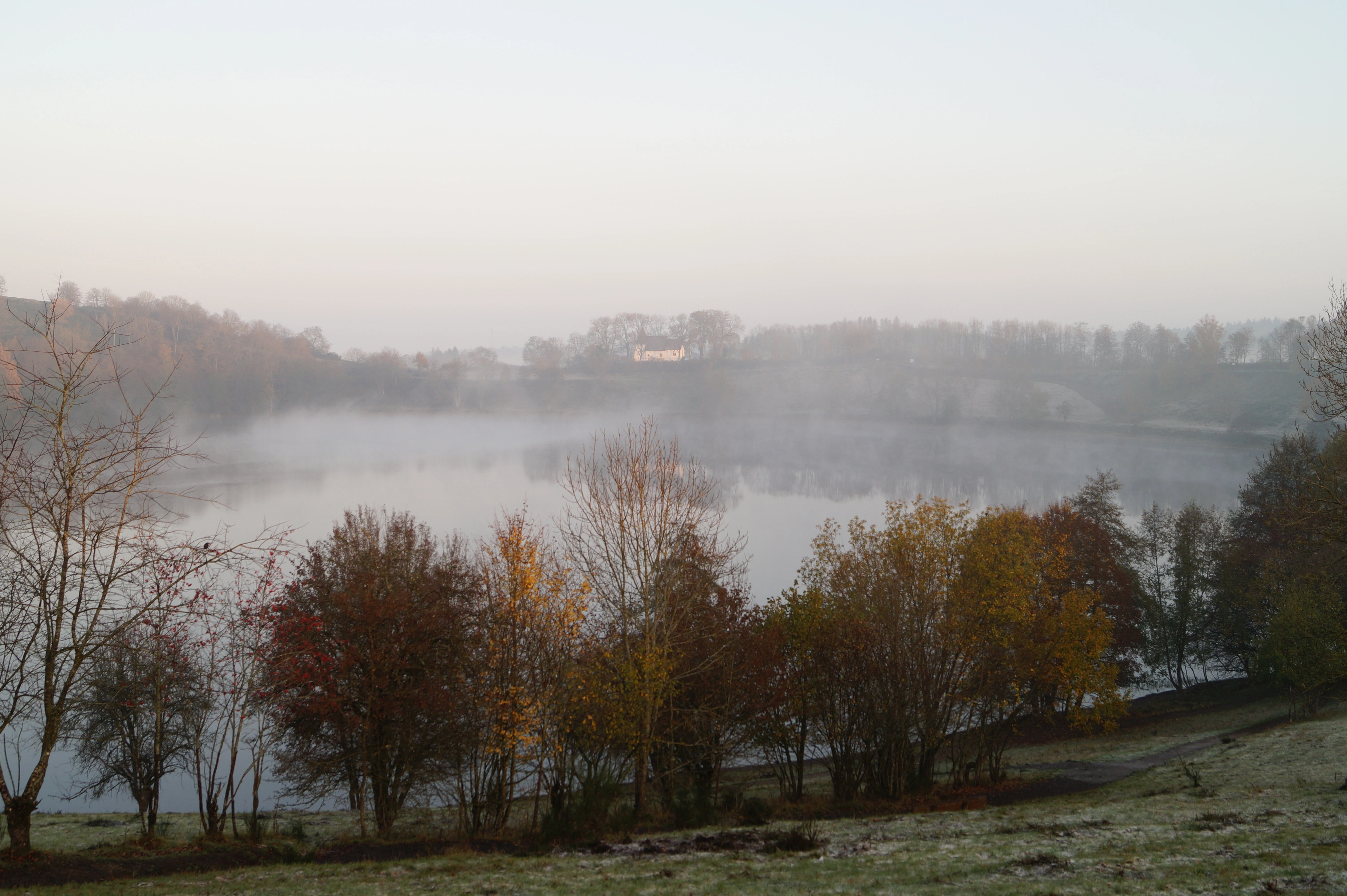 Weinfelder Maar mit Weinfelder Kapelle Image